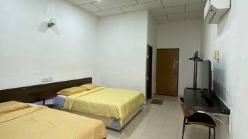 Laptop workspace, blackout curtains, free WiFi