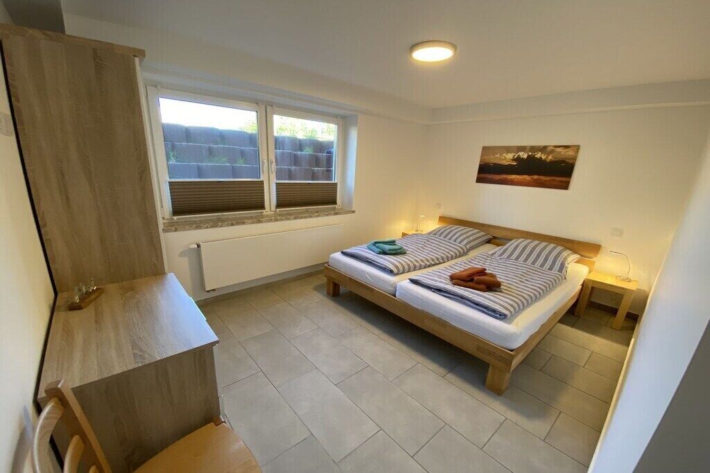 1 Schlafzimmer, Reisekinderbett, kostenloses WLAN, Bettwäsche