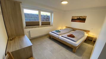1 Schlafzimmer, Reisekinderbett, kostenloses WLAN, Bettwäsche
