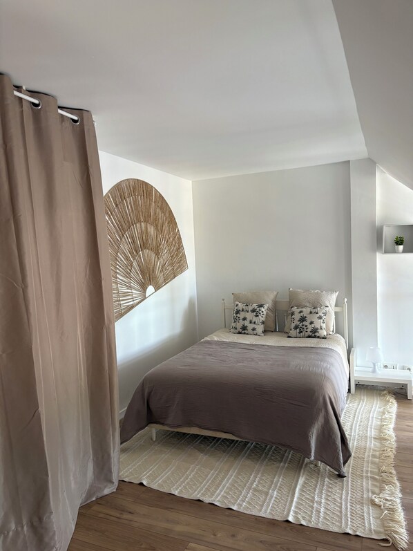 1 bedroom, WiFi, bed sheets