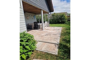 Outdoor dining - Holiday home with 3 bedrooms (Julianadorp aan zee)