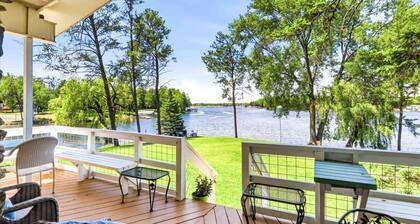 Charming Lake Camelot Family Retreat