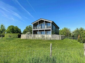 Exterior - Blockhouse on winery in seclusion (Schweppenhausen)