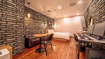 Premium Room | Desk, free WiFi