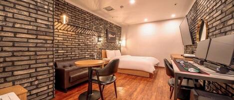 Premium-huone | Työpöytä, ilmainen Wi-Fi, pääsy pyörätuolilla
