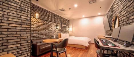 Premium Room | Desk, WiFi (free)