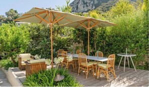 Outdoor dining - Vrbo Property (Marina Grande)