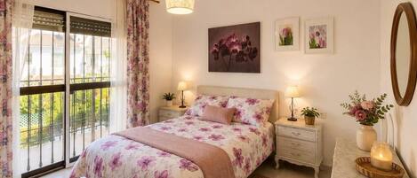 3 bedrooms, bed sheets