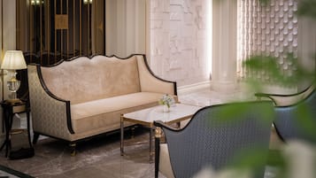 Lobby-Lounge