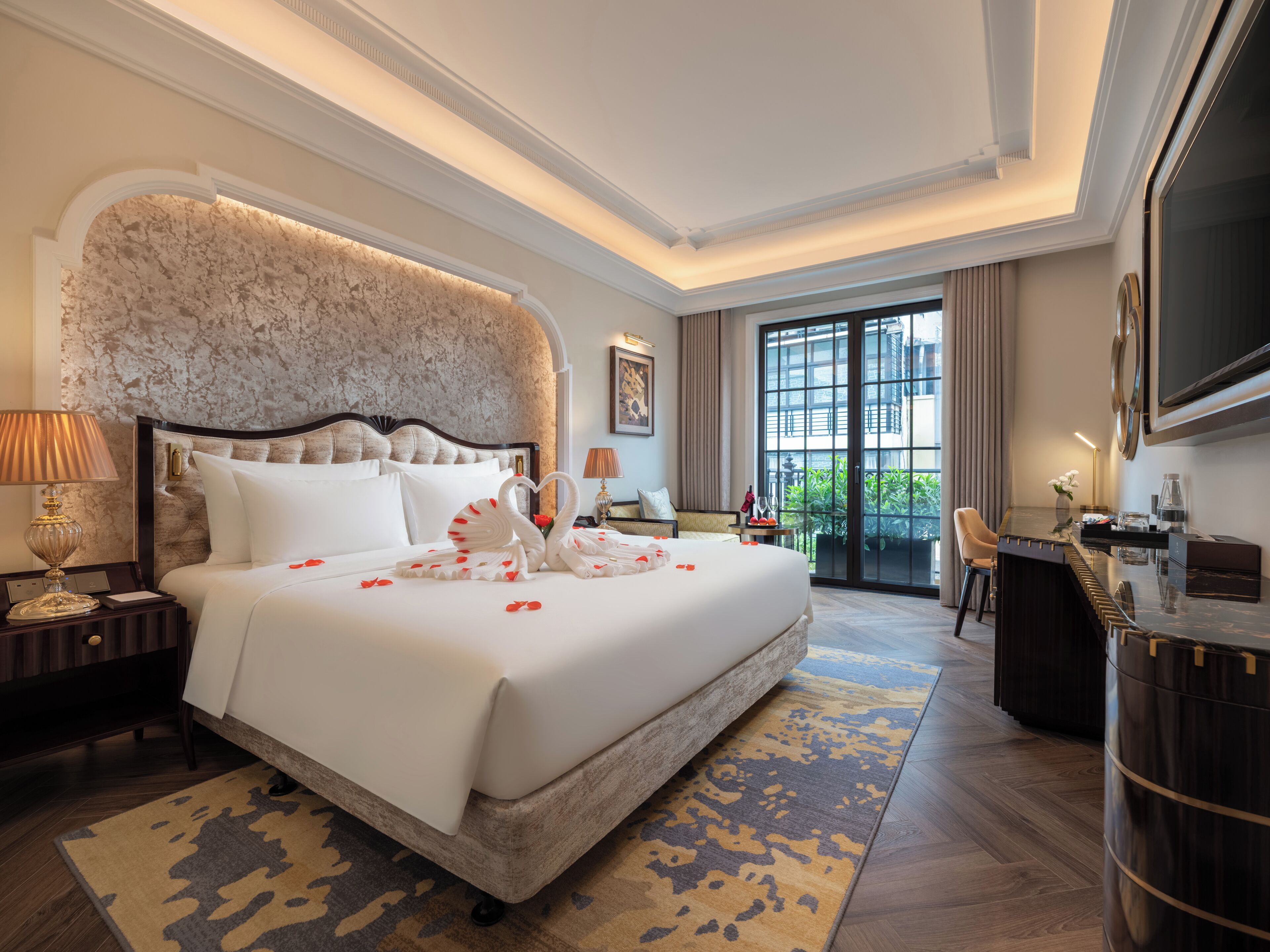 Suite double room with Balcony | Camas com colchões de espuma com sistema de memória, frigobar