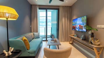 Standard Studio | Living area | Smart TV