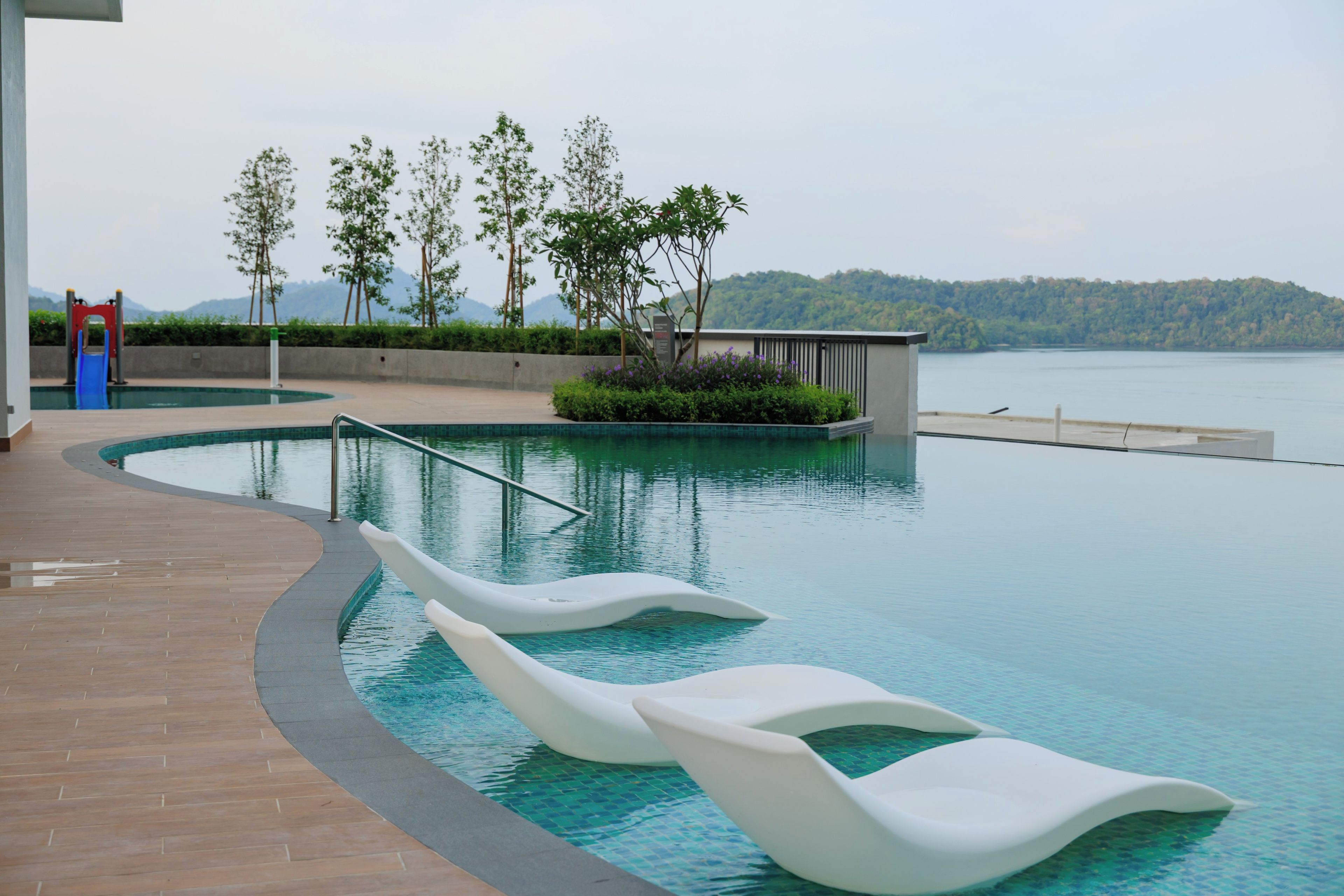 Kolam renang outdoor