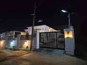 Ngoại thất