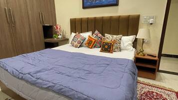 Free WiFi, bed sheets