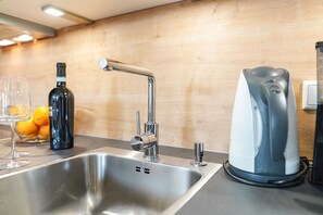 Uklassifisert bilde, 2 av 8, knapp