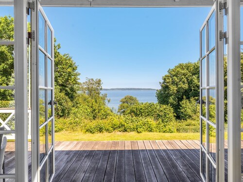 "Leea" - 100m from the sea by Interhome
