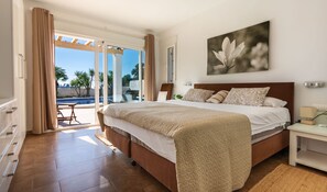 Room - Exceptional Villa with Sea Views, Heated Pool, and Inspiring Design (La Sabatera)
