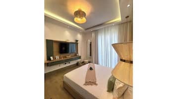 1 Schlafzimmer, Zimmersafe, Schreibtisch, Bügeleisen/Bügelbrett