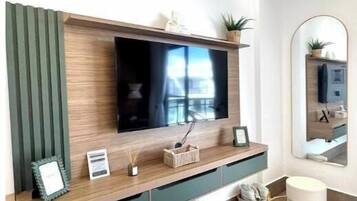 1 bedroom, in-room safe, desk, iron/ironing board