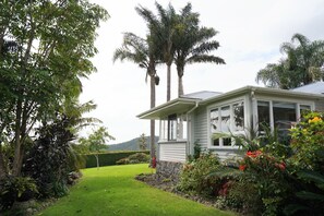 Exterior - Private tropical paradise in Kerikeri with pool (Kerikeri)
