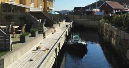 Seaside cabin with private beach and jetty, Hvaler