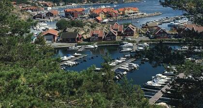 Seaside cabin with private beach and jetty, Hvaler