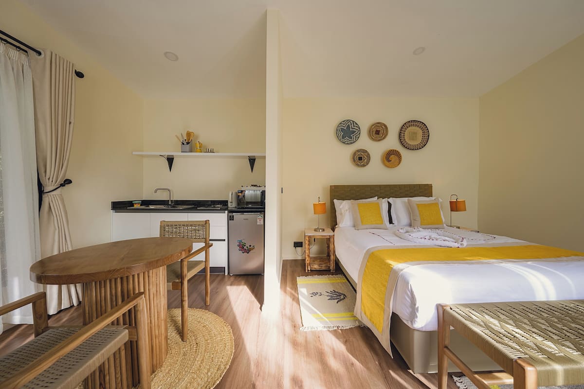 Standard Studio Suite, Valley View | Premium bedding, down comforters, desk, laptop workspace