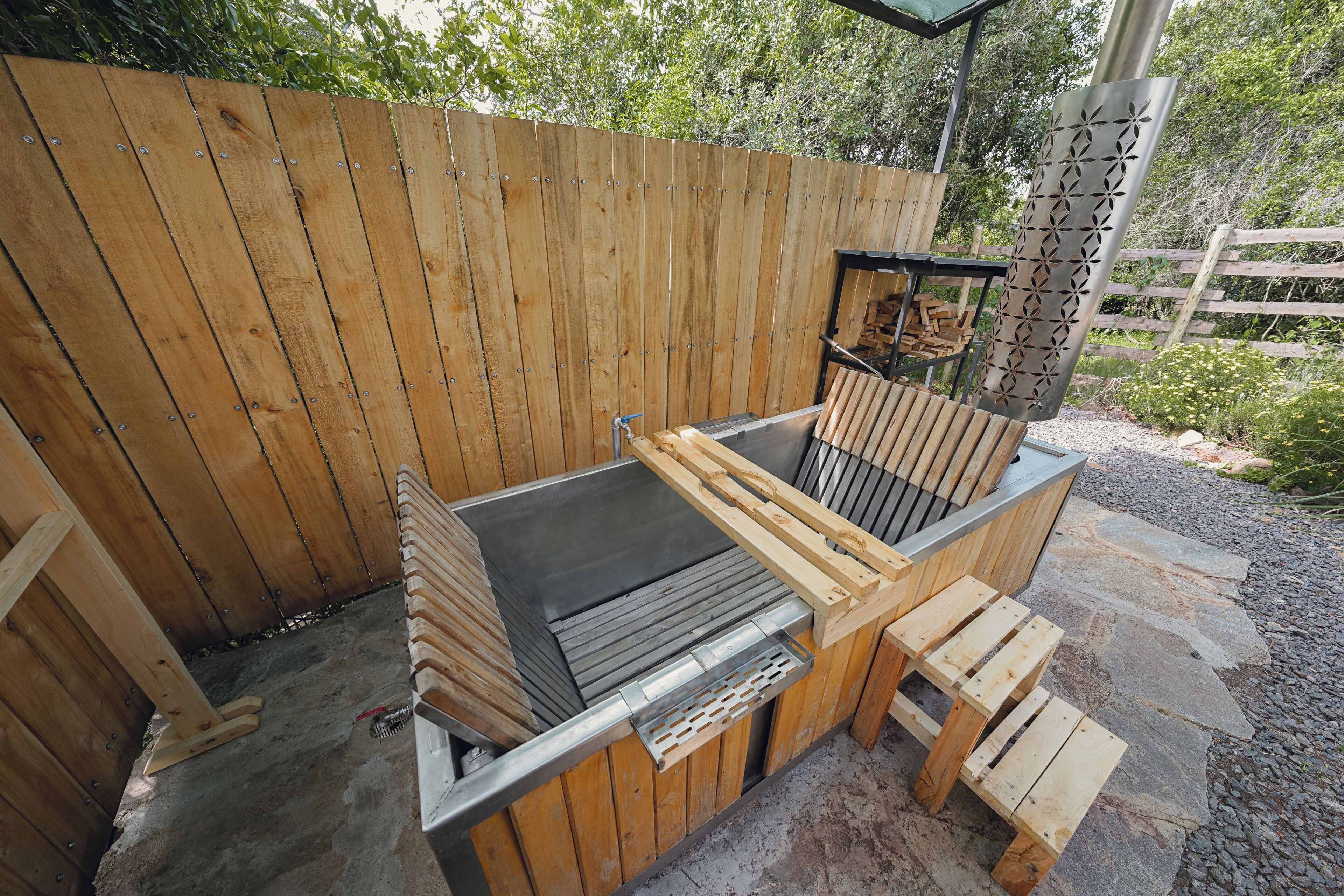 Superior Studio Suite, Valley View | Private spa tub