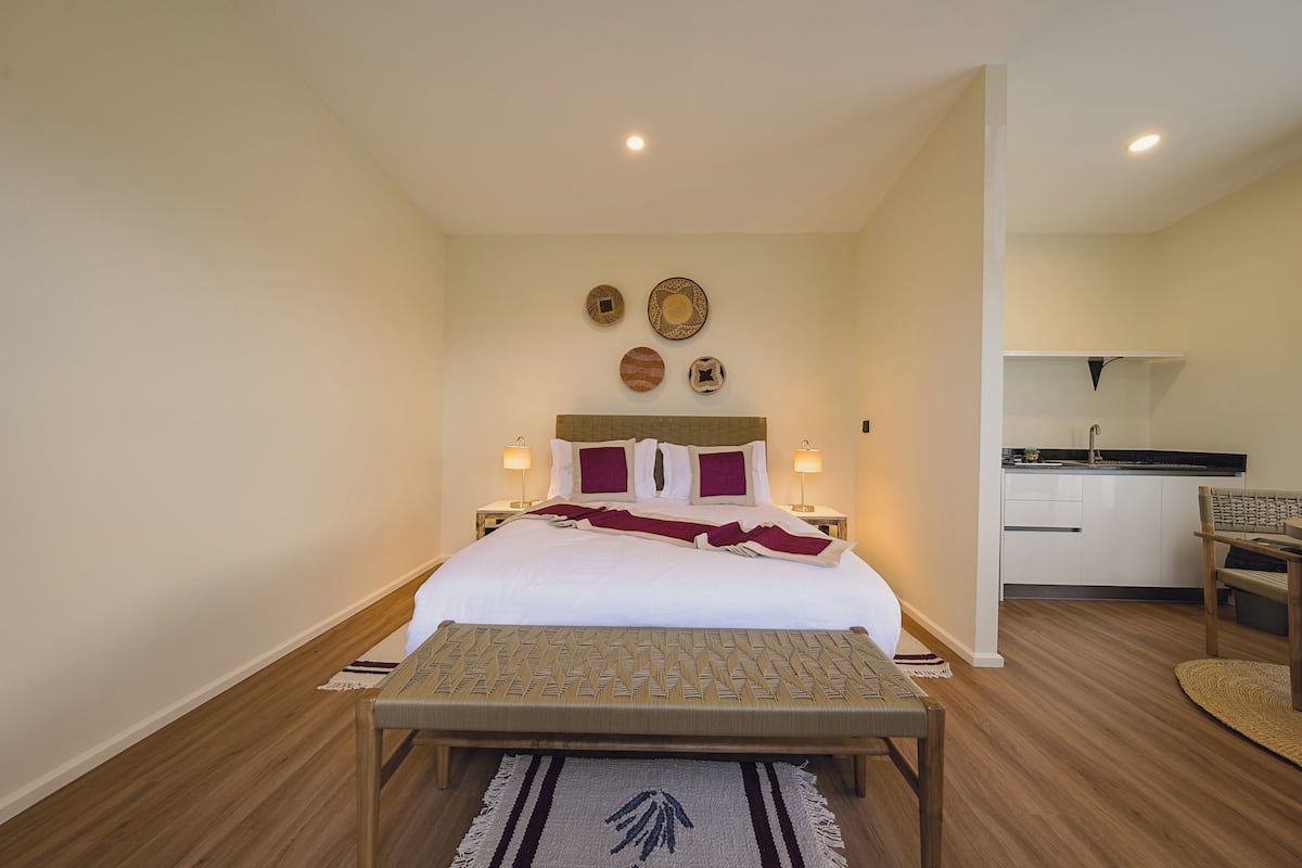 Junior Studio, Valley View | Premium bedding, down comforters, desk, laptop workspace