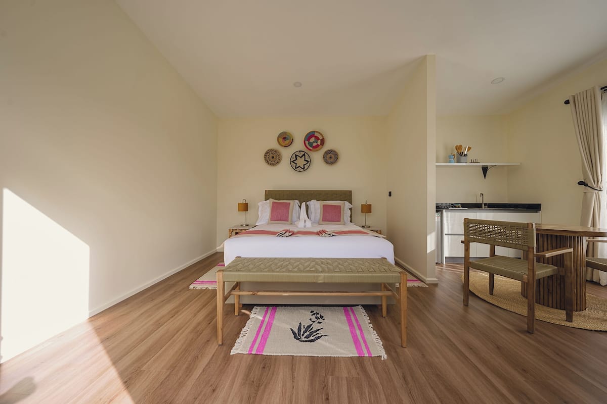 Standard Studio Suite, Valley View | Premium bedding, down comforters, desk, laptop workspace