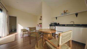 Standard Studio Suite, Valley View | Premium bedding, down duvets, desk, laptop workspace