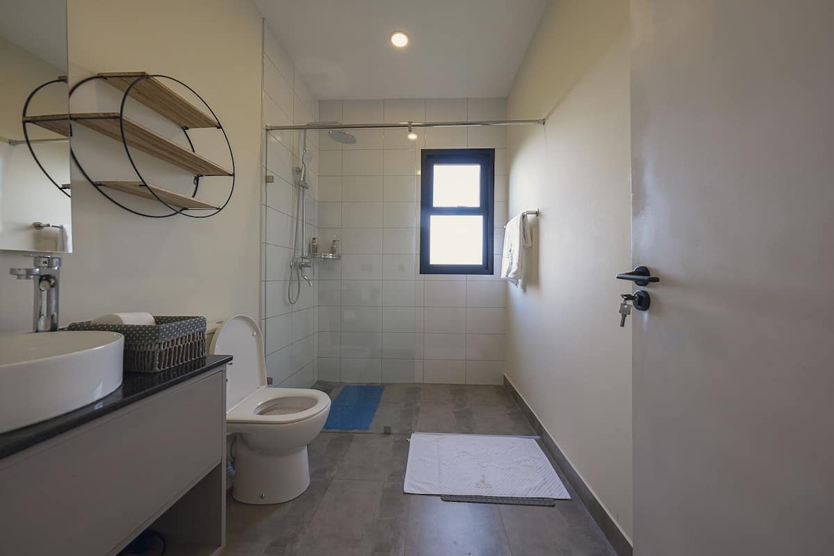 Family Suite, Valley View | Bathroom | Shower, hair dryer, slippers, towels