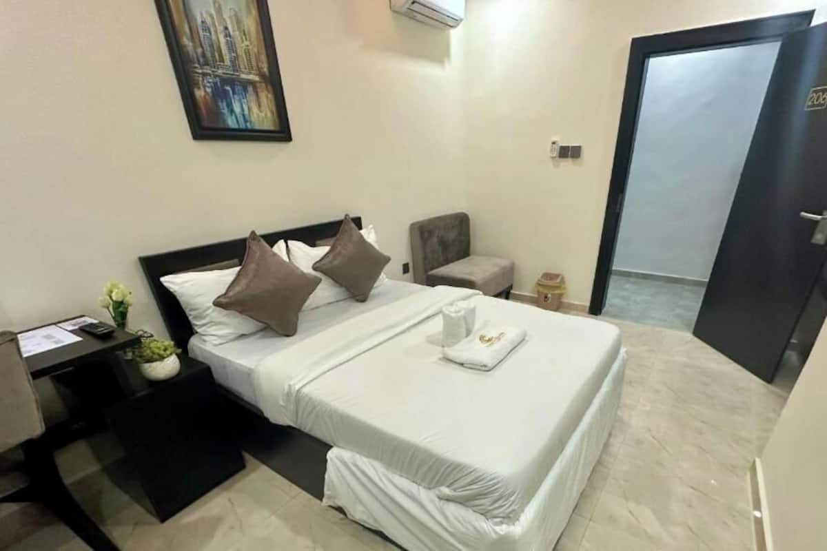 Habitación doble Deluxe | Escritorio, espacio para trabajar con laptop y wifi gratis