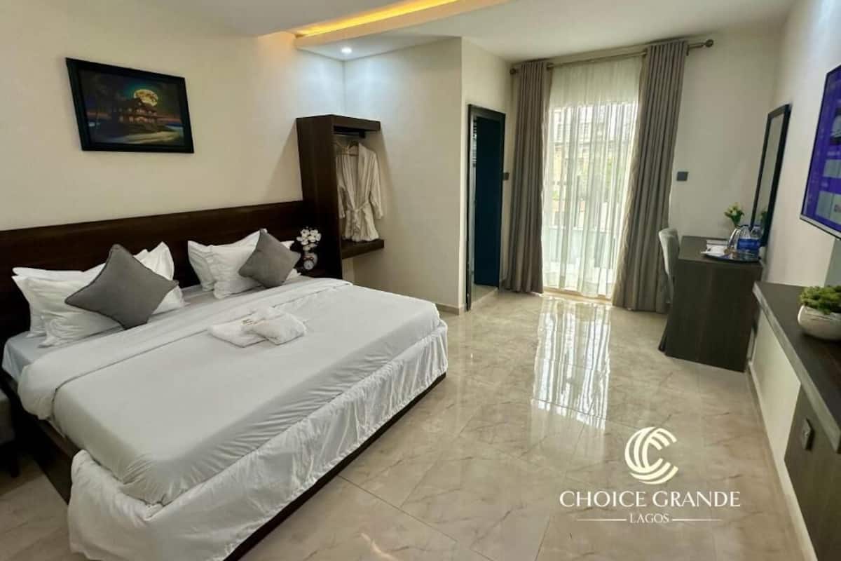 Deluxe Double Room | Desk, laptop workspace, free WiFi