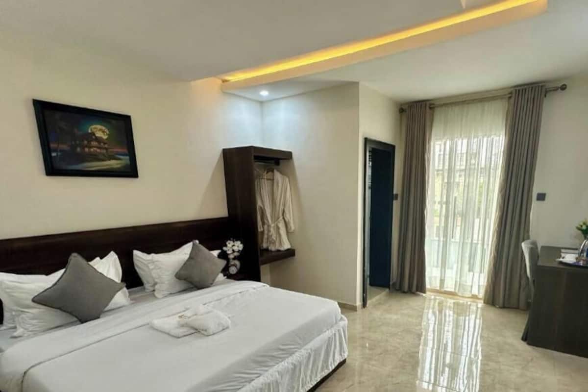 Habitación doble Deluxe | Escritorio, espacio para trabajar con laptop y wifi gratis