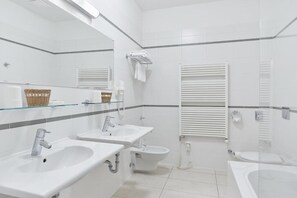 Superior Double Room, City View | Bathroom | Slippers - Palatin (Karlovarský kraj)