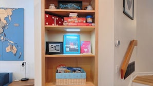 Unclassified image, 5 of 35, button - 2-bedroom Rowhome w/ AC in South Philly 10 min to Plane/Train & 5 min to Stadium (Philadelphia)
