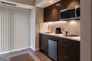 Private kitchen - Modern 1BR City Retreat Steps from Toronto Highlights (Toronto)
