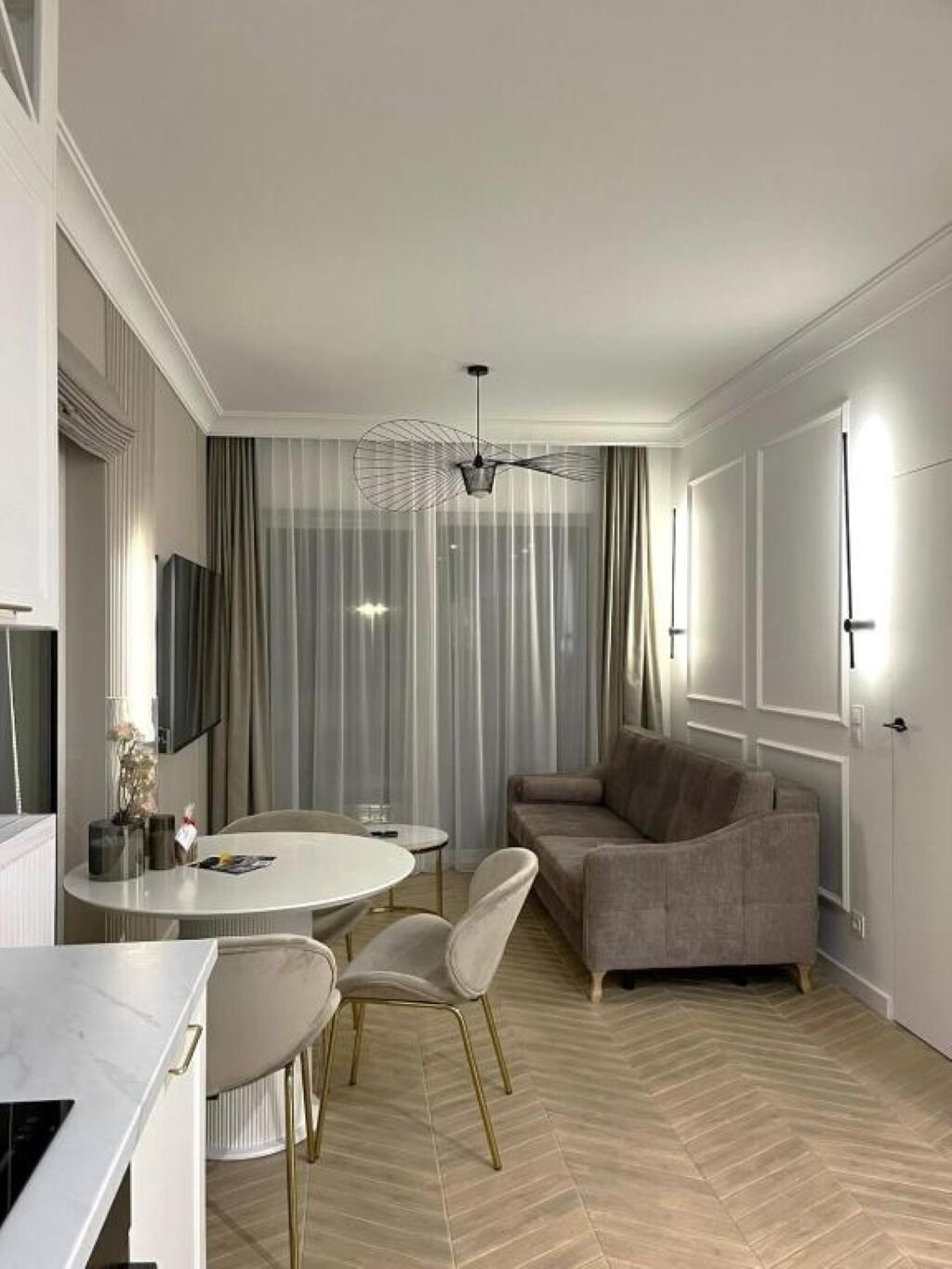 Apartamento luxo | Cofres nos quartos, escrivaninha, espaço de trabalho para notebook