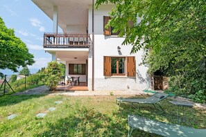 Exterior - Casa Anna: Lake Garda Views, 1,500 m² Garden & Private Terraces (Le Camille)