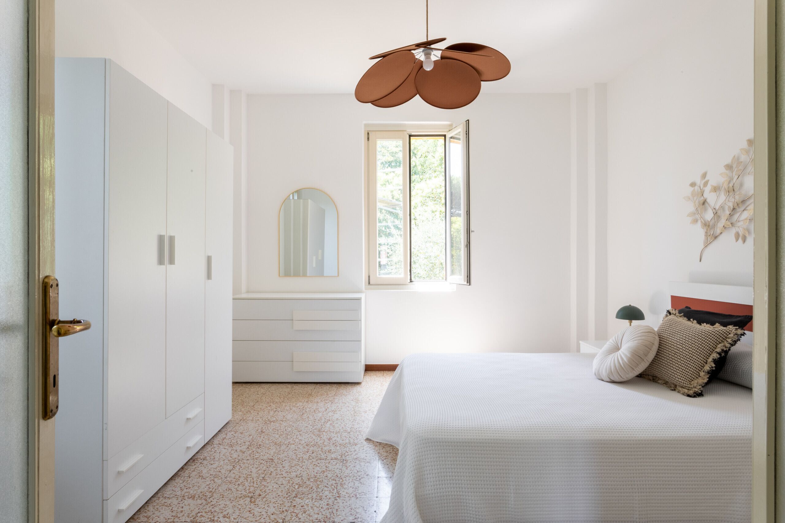 2 bedrooms, iron/ironing board, WiFi (free), bed sheets