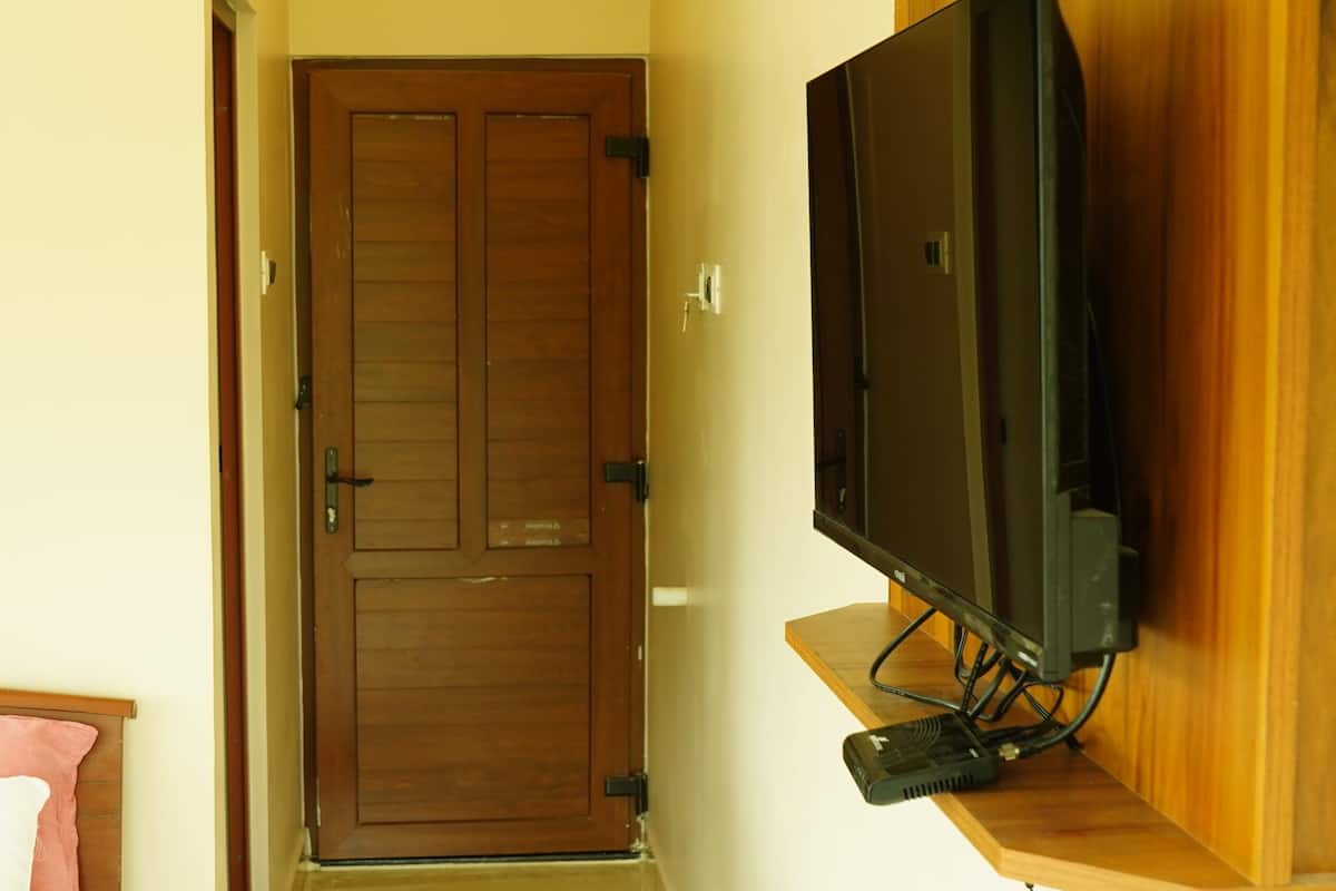 Premium Twin Room, Balcony, Hill View | Free WiFi