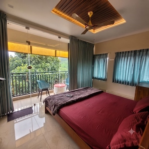 Premium Single with Balcony