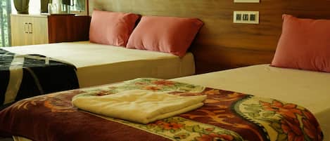 Premium Triple with Balcony | WiFi (free), bed sheets