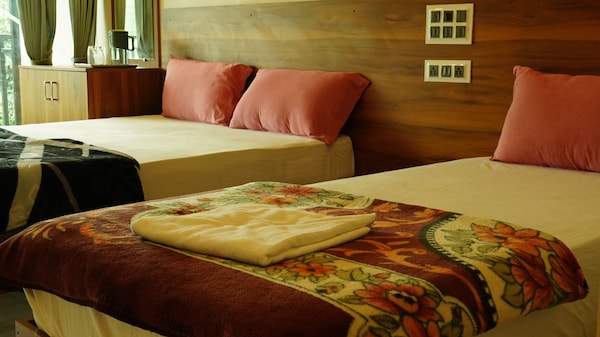 Vasu Inn - Rooms In Valparai - Valparai