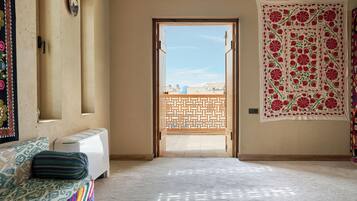Luxe tweepersoonskamer, balkon, uitzicht op kanaal | Kameruitzicht