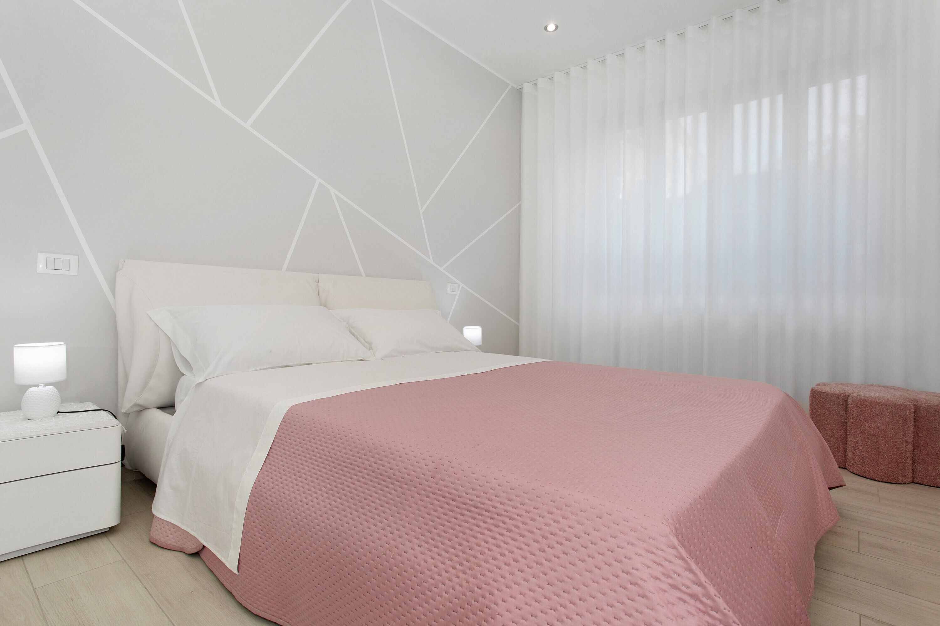 WiFi, bed sheets