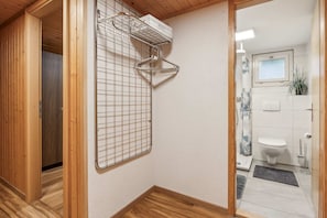 Bathroom - Interlaken View Chalet – Balkon & Parkplatz (Saxeten)