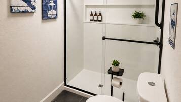 Douche, serviettes fournies