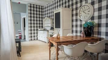 Apartment, Lake View | Dining